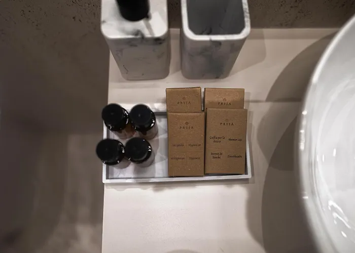 Valentino بيت ضيافة 3*