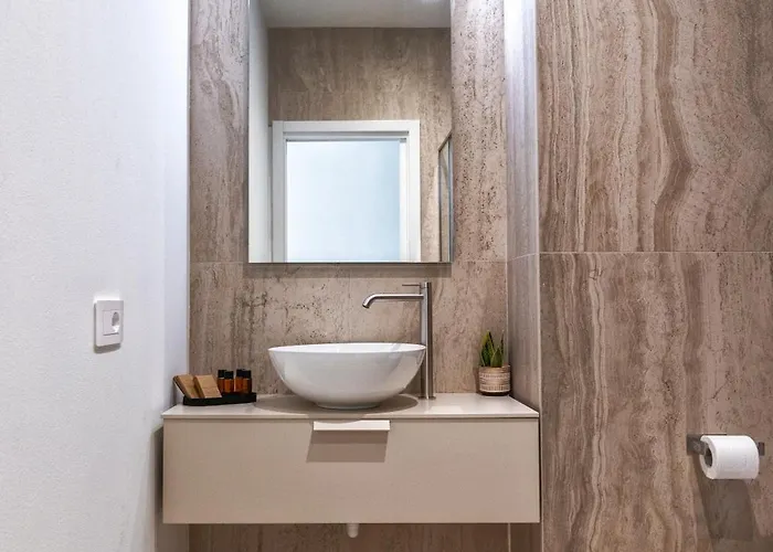 Valentino بيت ضيافة 3*