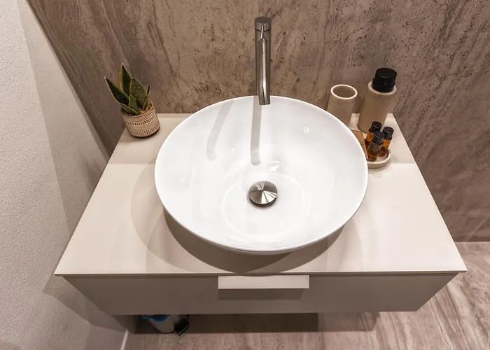 Valentino بيت ضيافة رافيننا