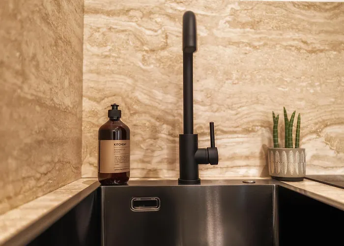 Valentino بيت ضيافة 3*